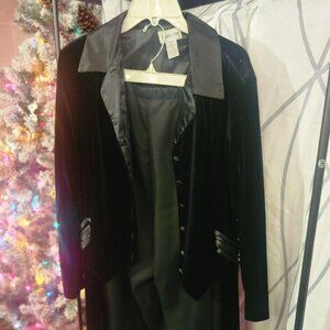 Elegant Black Velvet Pant Suit – Sophisticated & Sleek